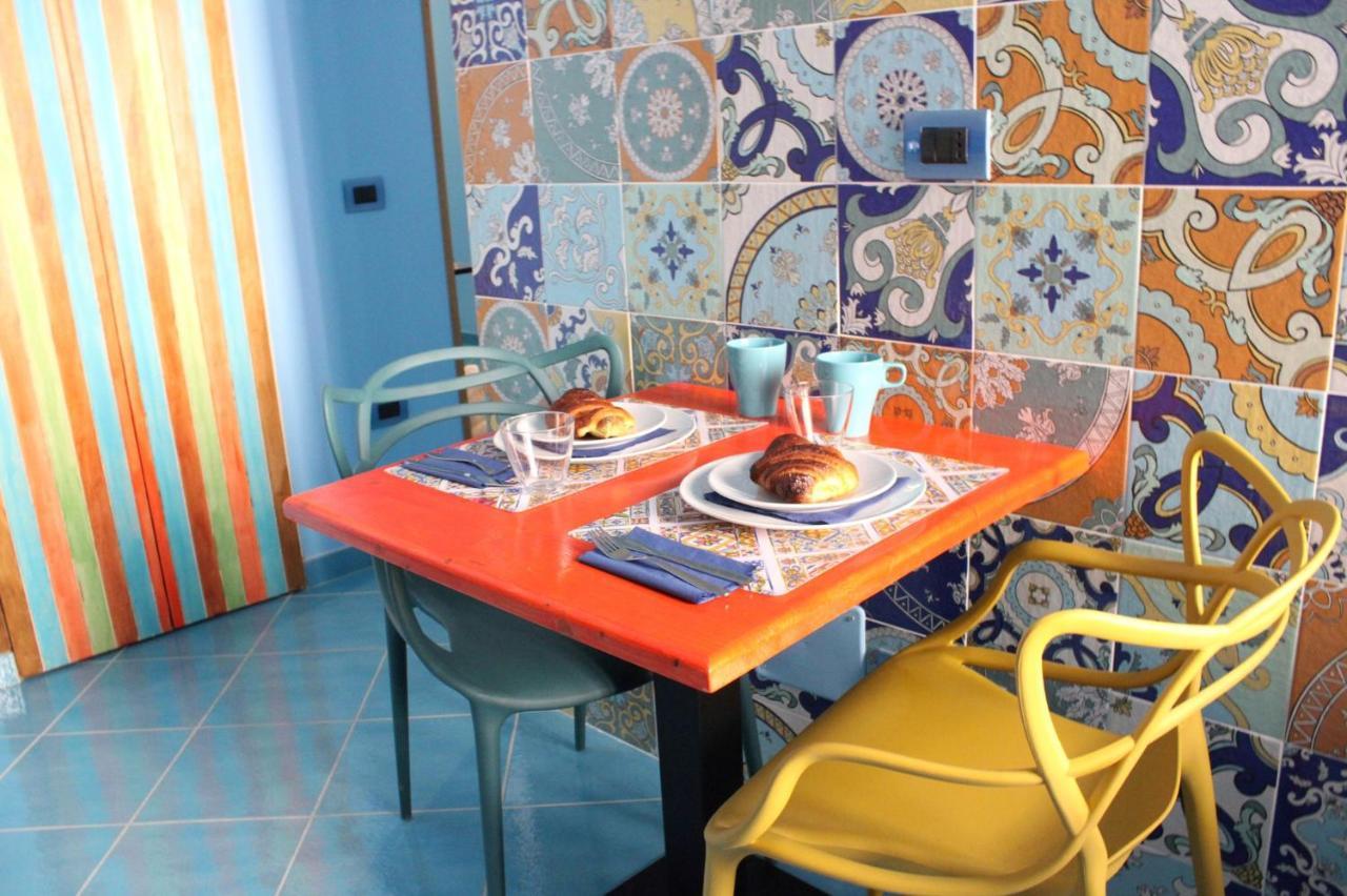Casina Lambis