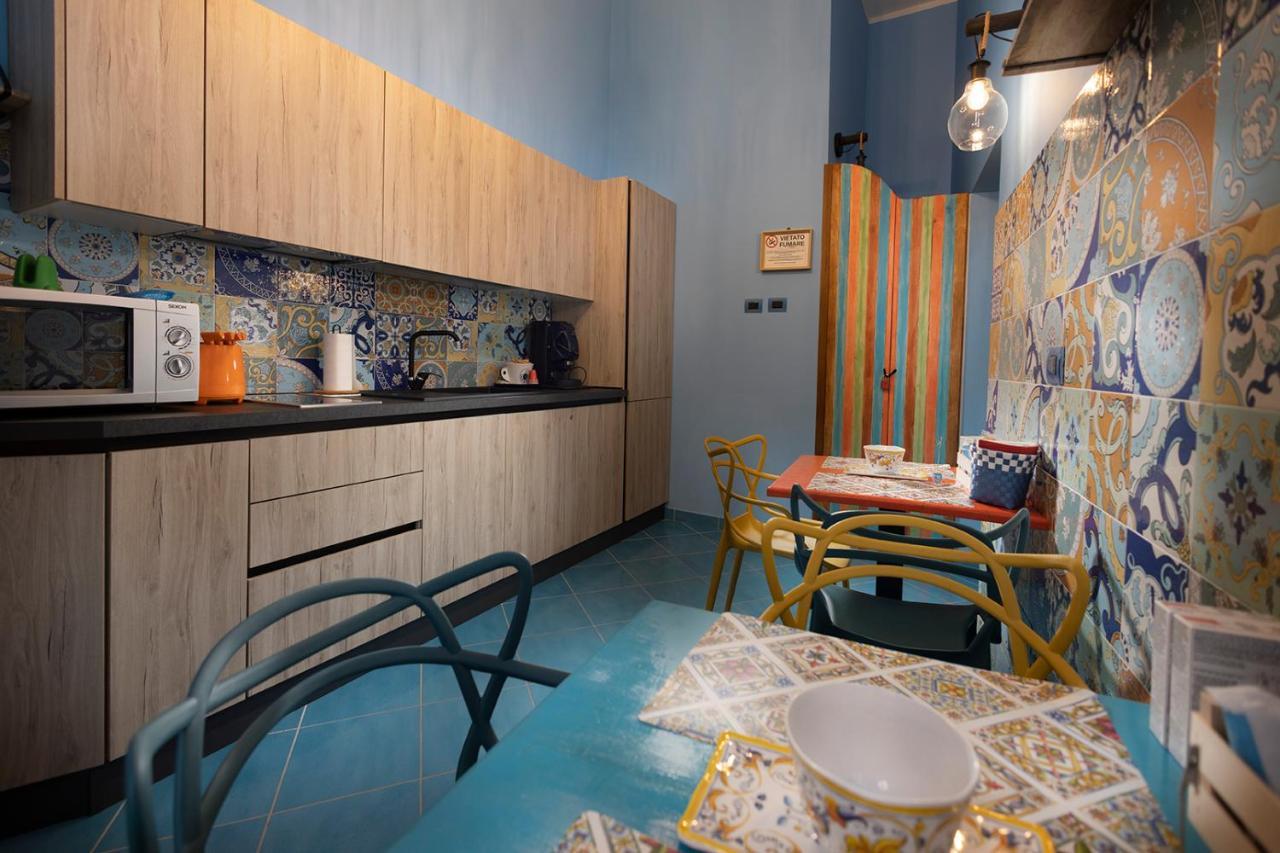 Casina Lambis